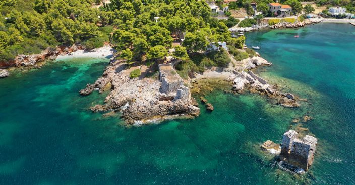 The pine-fringed, peaceful west coast of Skyros at Atsitsa